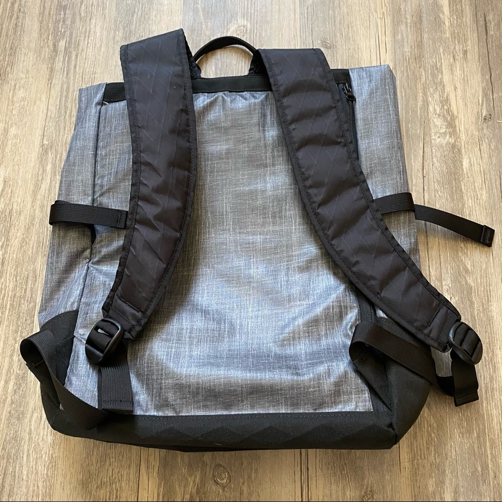 🆕Flowfold Commuter Center Zip Backpack Gray USA - Picture 3 of 9
